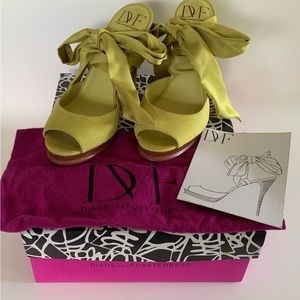 Diane Von Furstenburg Citron Suede EVA size US 9